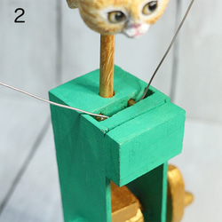 羽ばたく木彫り猫　チャトラ 10枚目の画像