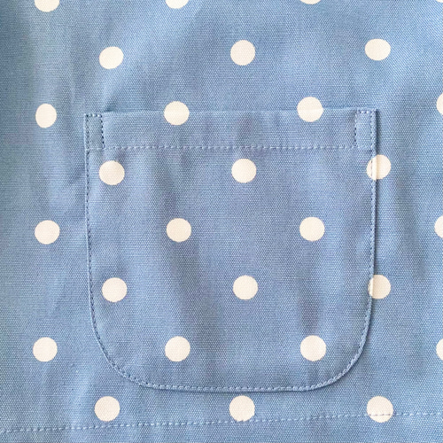 くすみブルーのドットスモック 長袖 100、110サイズ 水玉 その他入園