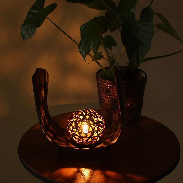 ココナツランプ 天然素材 ヤシ ココナッツ ボール 円形 テーブルライト 間接照明　20W 癒し: L-0503A 1枚目の画像