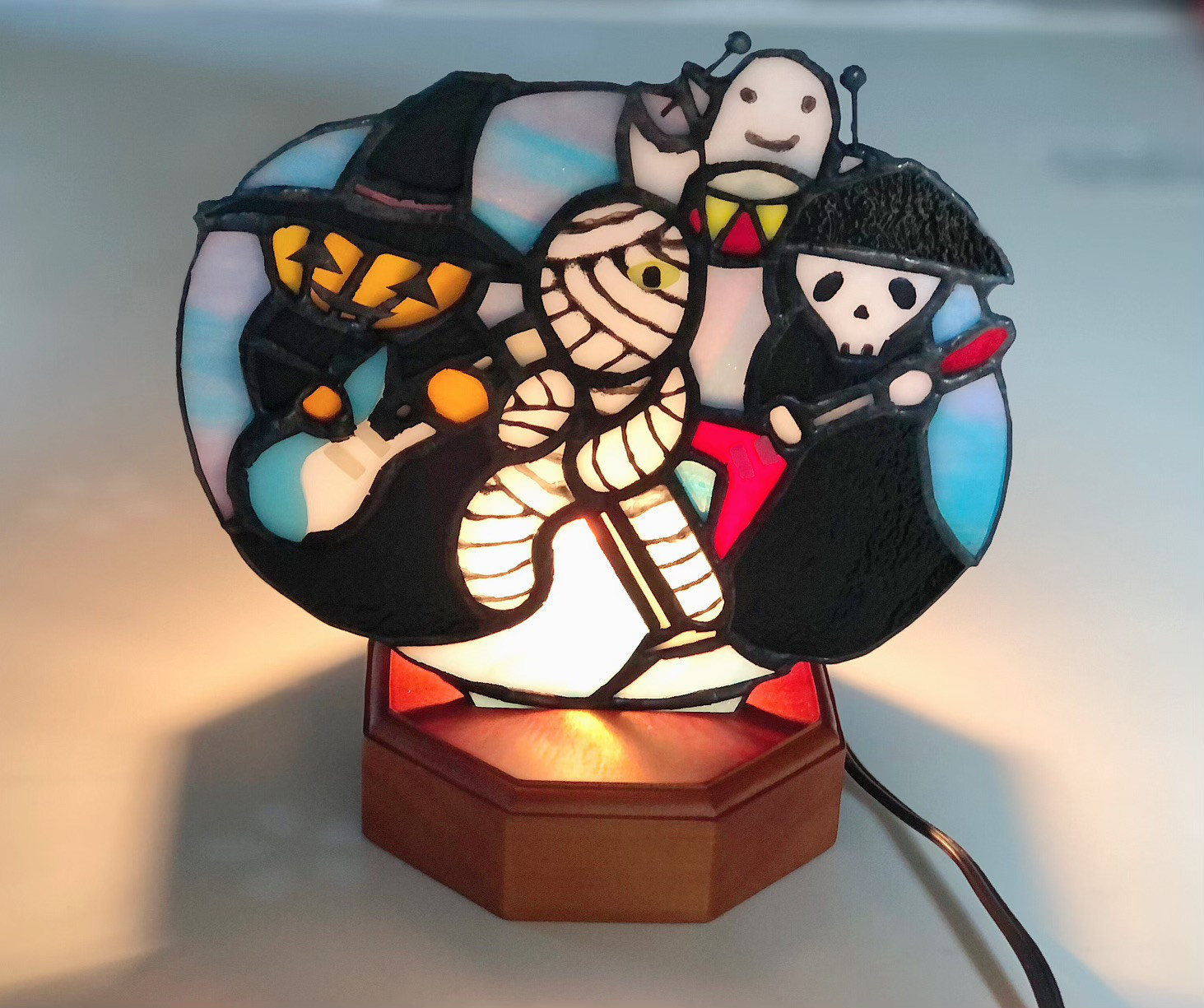 【ステンドグラス】ハロウィンの陽気なモンスターバンド