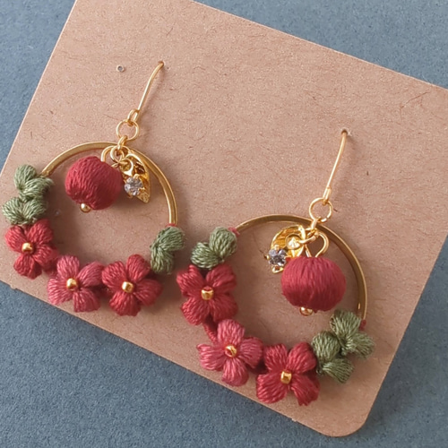 願いのりんご 白雪姫 プリンセス りんご 刺繍糸 かぎ針編み ピアス