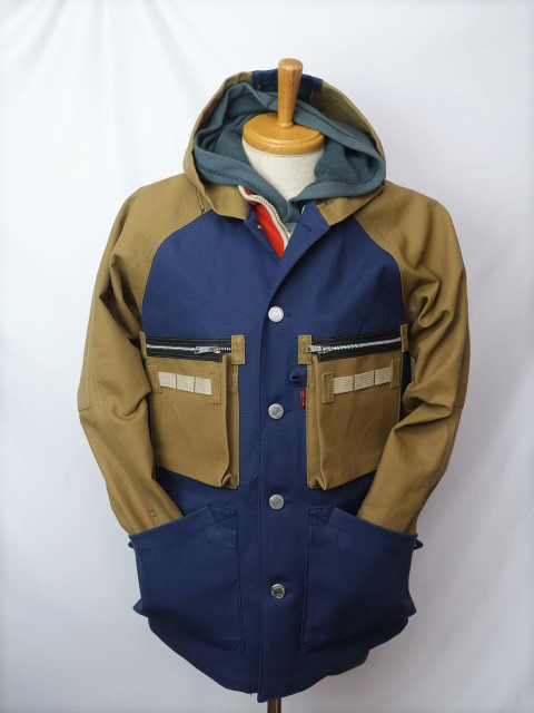 (Ｍ）身幅58ｃｍ　8号帆布・フード付きジャケット  男女兼用です。