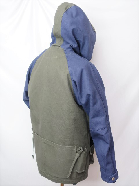 (Ｍ）身幅58ｃｍ　8号帆布・フード付きジャケット  男女兼用です。
