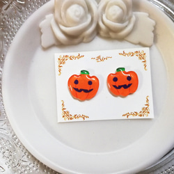 ハロウィンかぼちゃのピアス/イヤリング 1枚目の画像