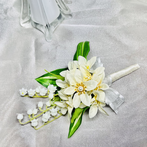 まんまるドーム型ブライダルブーケ、ブートニア、花冠 ブーケ