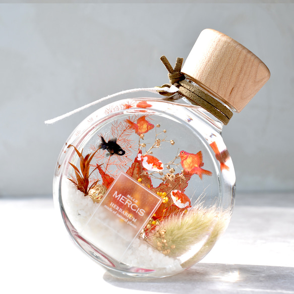 【ハーバリウム】『MOTIF』金魚アクアリウム-秋の色　＊メッセージカード無料 5枚目の画像