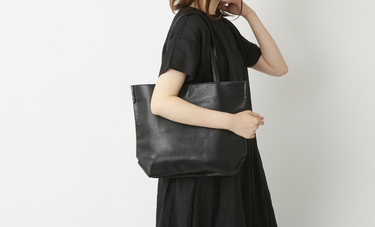 AB602　　本革撥水ソフトレザー軽量トートバッグ横型Ｌ 13,556円