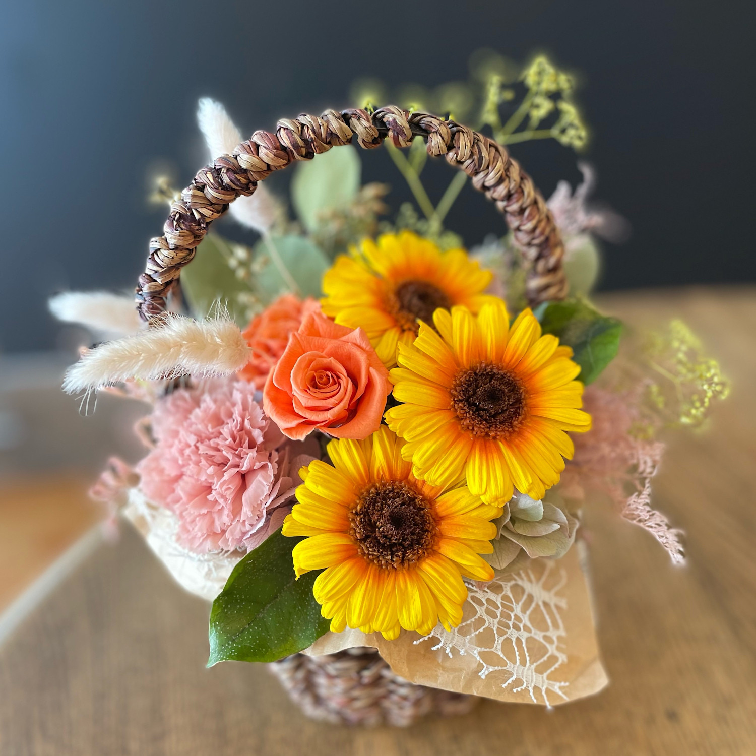 プリザーブドフラワー ヒマワリ ガーベラ バスケットアレンジ カゴ 誕生日プレゼント お見舞い 元気 励まし ｜ソレイル