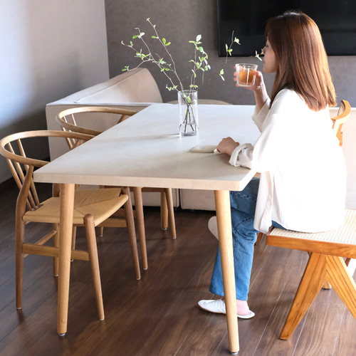 Dichotomic デイコトミック　モールテックス　ダイニングテーブル 2人用 モールテックス（ラウンド） クロスウェリントンテーブル - DICHOTOMIC