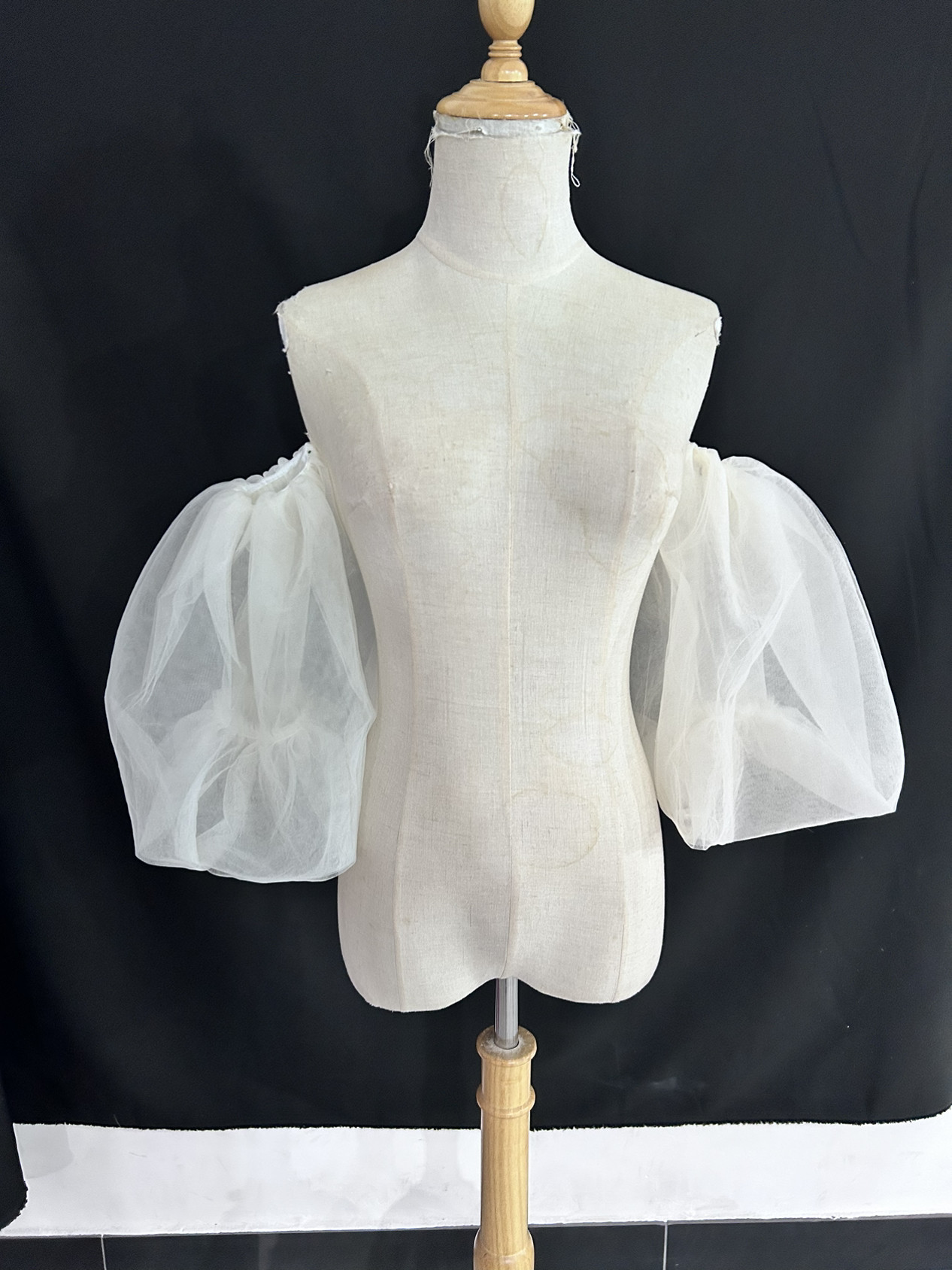 送料無料！ 取り外し袖 ショルダーの付け袖 三角形パフスリーブ　ドレスアレンジ ウエディング  アイボリーソフトチュール