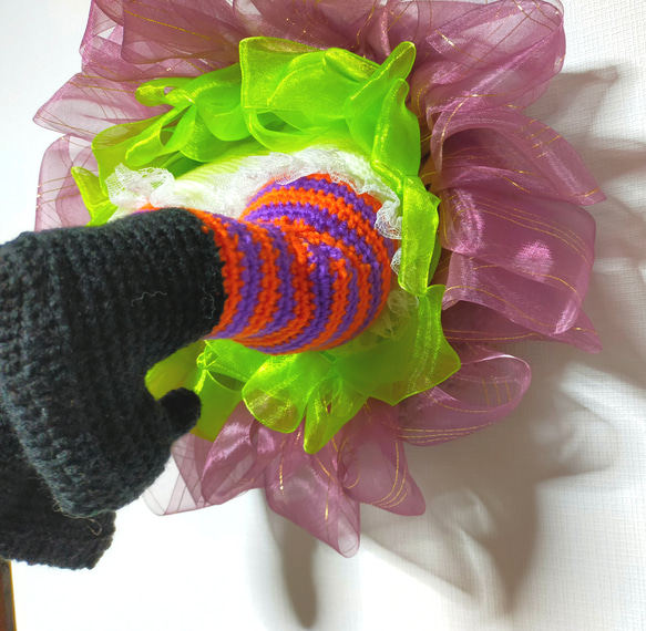 ハロウィン　リース　紫①　飾り　魔女　かぎ編み　編み物 5枚目の画像