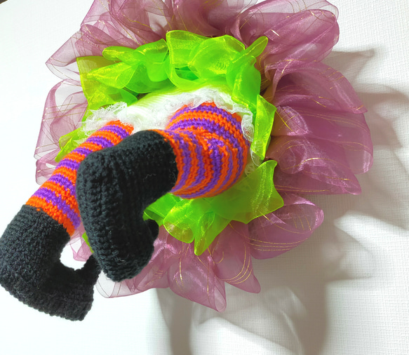 ハロウィン　リース　紫①　飾り　魔女　かぎ編み　編み物 2枚目の画像
