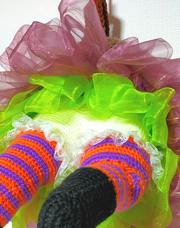 ハロウィン　リース　紫①　飾り　魔女　かぎ編み　編み物 3枚目の画像