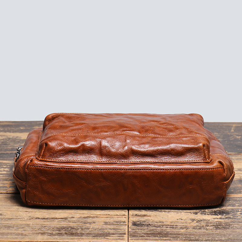 手作り大容量植物タンニン鞣し牛革のメッセンジャーバッグ