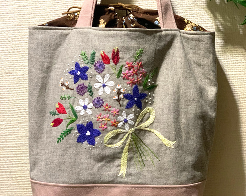 花束刺繍の巾着トートバッグ トートバッグ 桃屋ぴちこ 通販