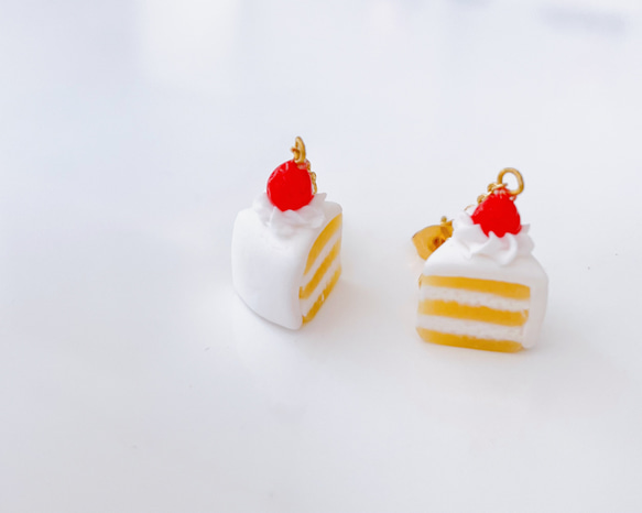 petit gateau　小さなショートケーキのイヤリング/ピアス⁺ 1枚目の画像