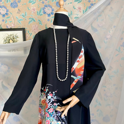 着物リメイク　黒留袖ドレス　扇面に花車　Aライン　ハンドメイド 3枚目の画像