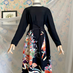 着物リメイク　黒留袖ドレス　扇面に花車　Aライン　ハンドメイド 5枚目の画像