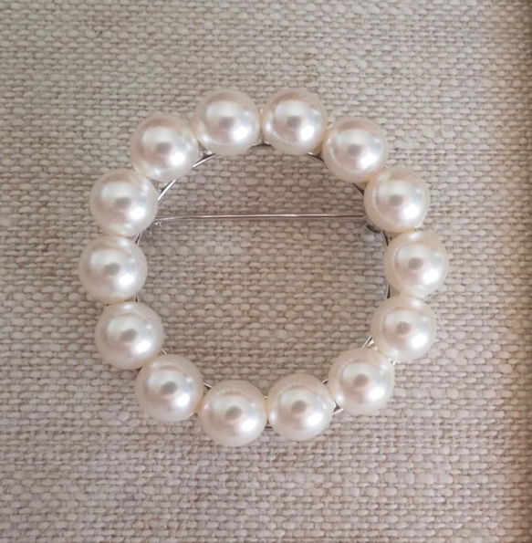 【送料無料】サークルブローチ　スワロフスキーパール✨入学式/卒業式　フォーマルにも普段にも♪ 6枚目の画像