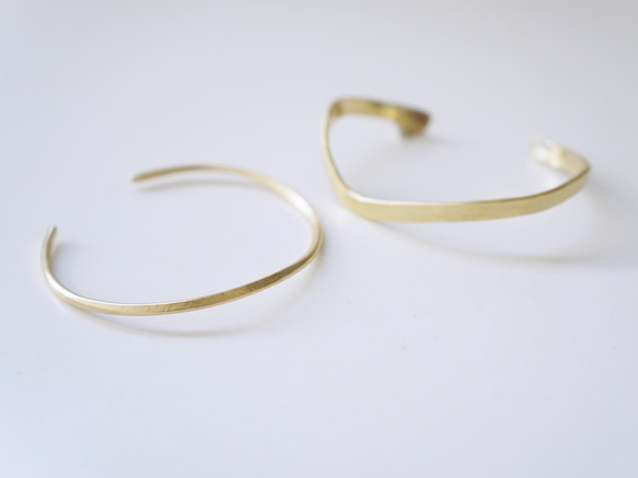 【兩裝黃銅手鐲 / 三種尺寸可選】「纖細X型」 SML 第1張的照片
