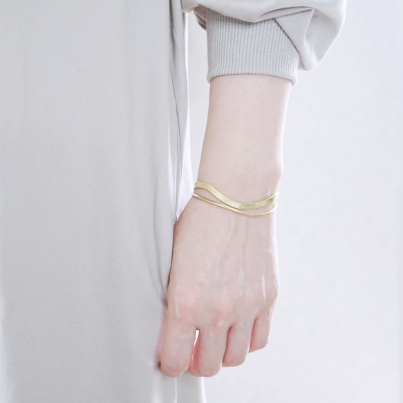 【兩裝黃銅手鐲 / 三種尺寸可選】「纖細X型」 SML 第3張的照片