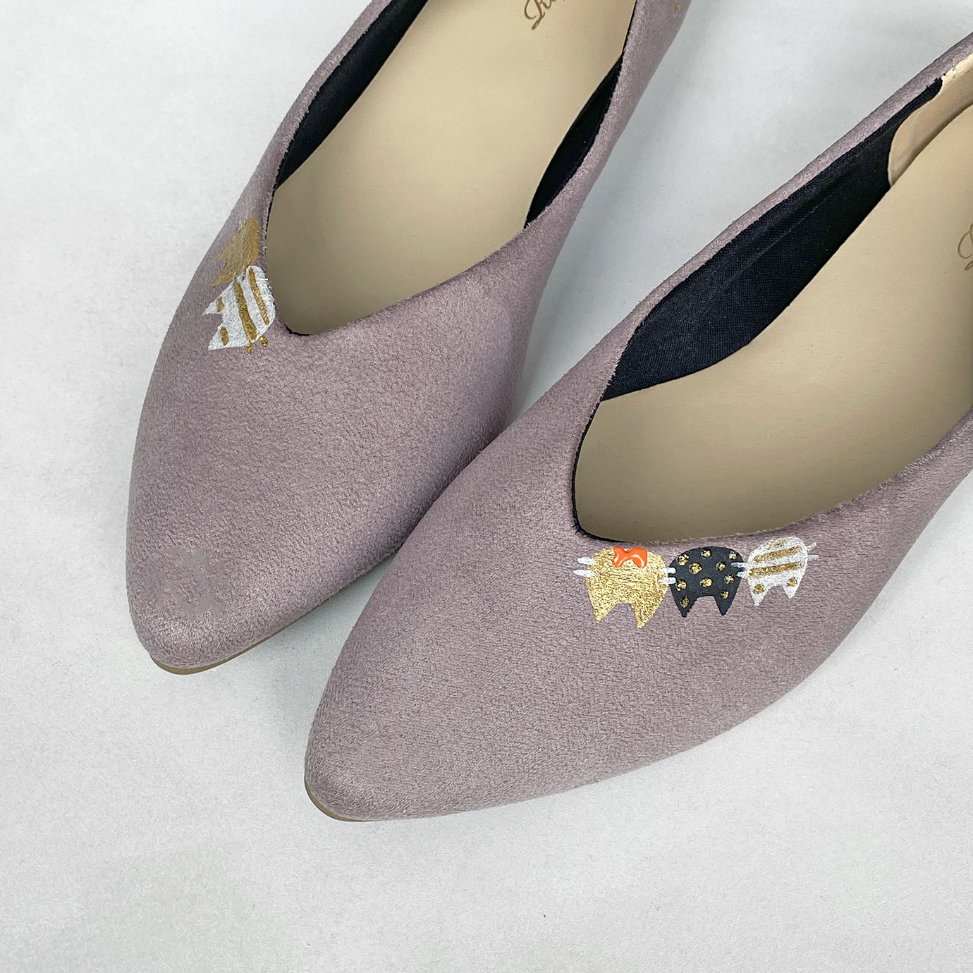 《送料無料》パンプス「にゃんプス」パープル ポインテッドトゥ！ねこ＊大人のローヒールパンプス＊結婚式や普段使い！受注制作