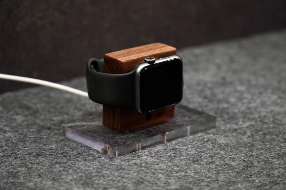 【ｳｫﾙﾅｯﾄ無垢材】AppleWatch用充電スタンド 6枚目の画像