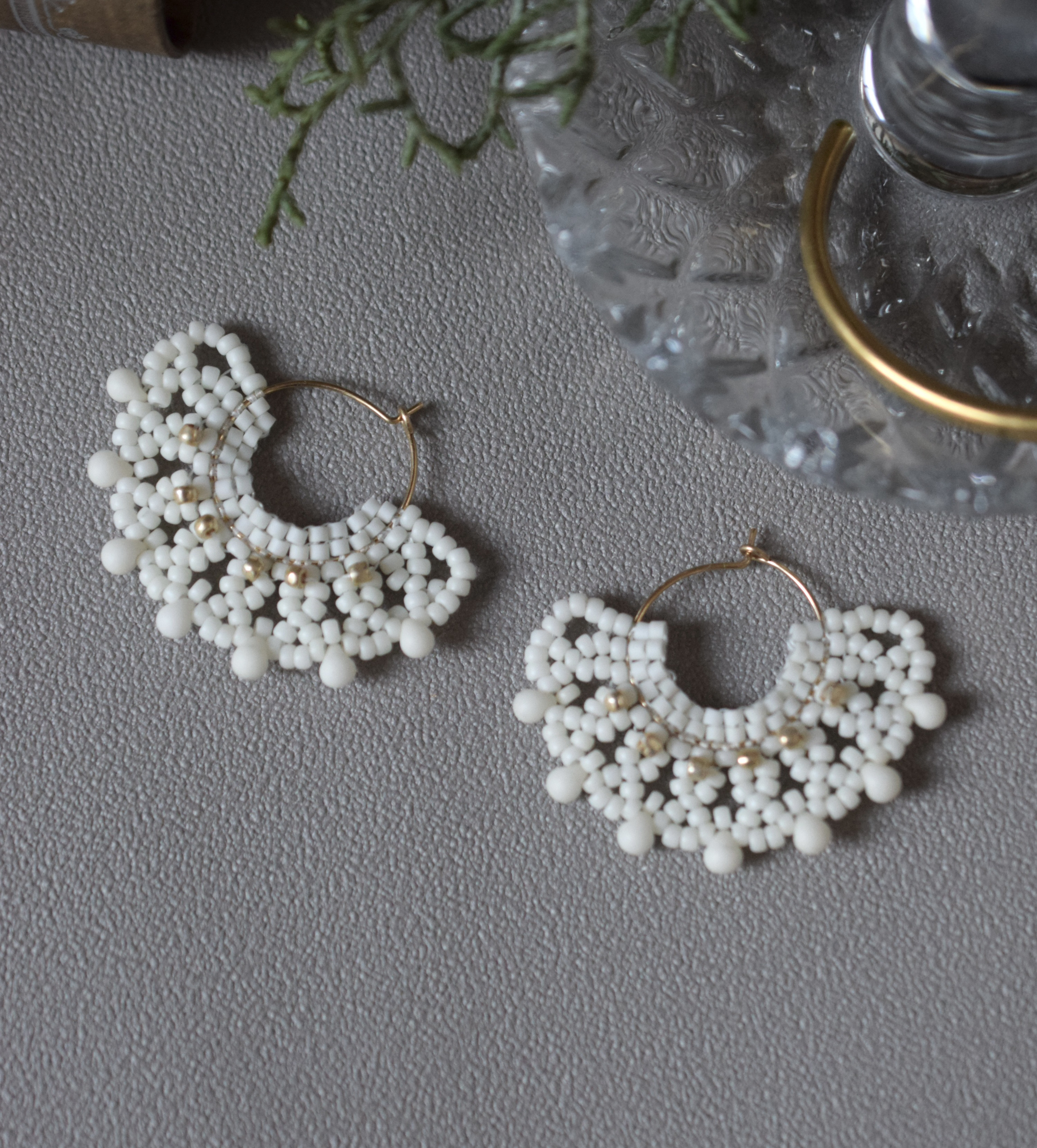 lace -S- ホワイト/ レース編み 14kgf イヤリング可 大人上品 白