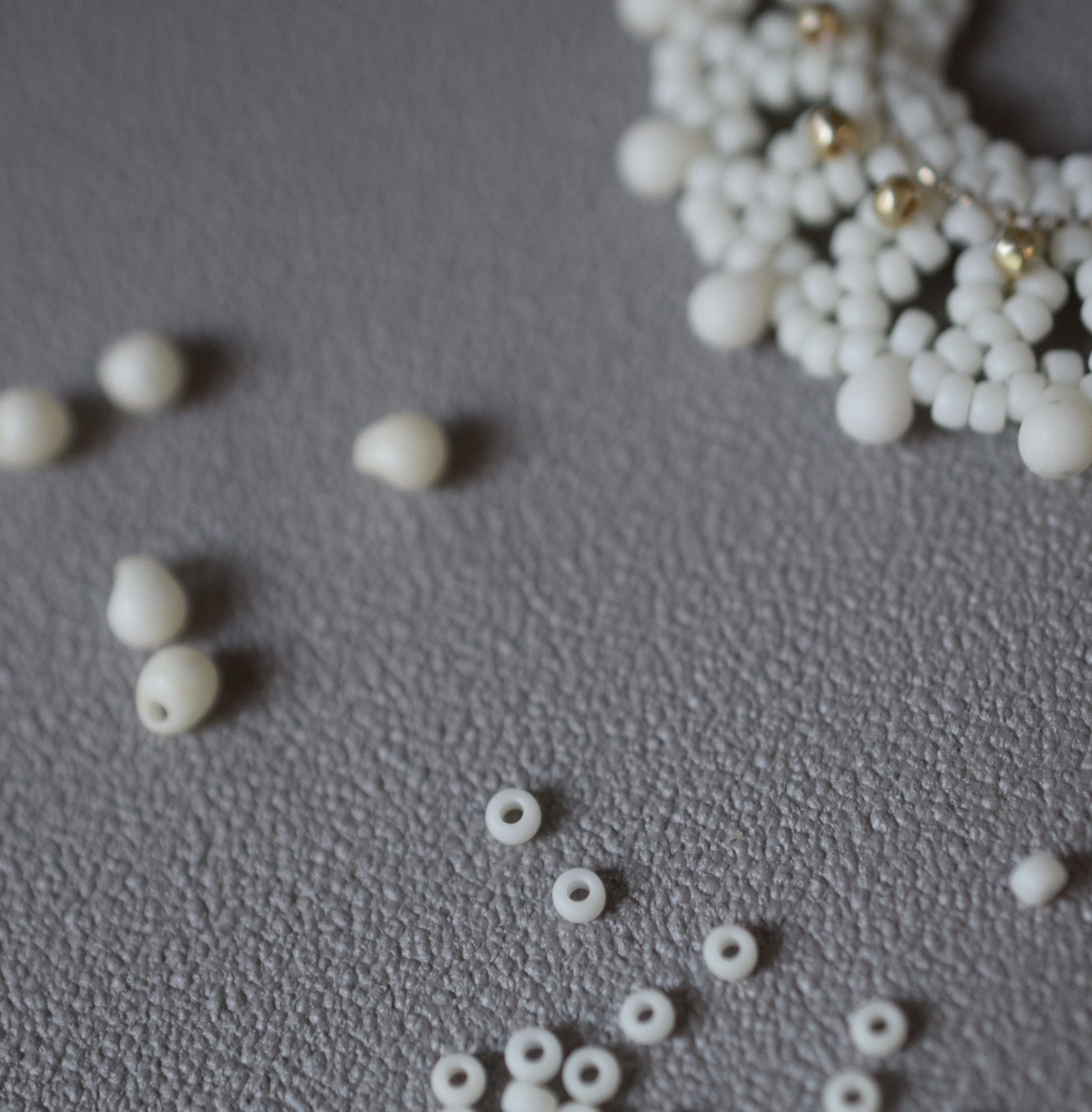 lace -S- ホワイト/ レース編み 14kgf イヤリング可 大人上品 白