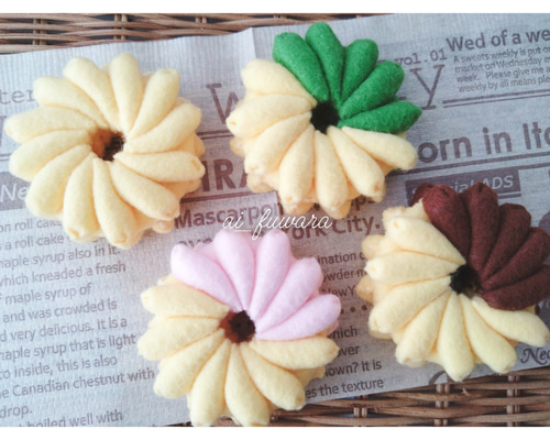 〖白い桜〗フェルトドーナツ ハンドメイド おままごと 白い桜〗フェルトドーナツ ハンドメイド おままごと フェルト