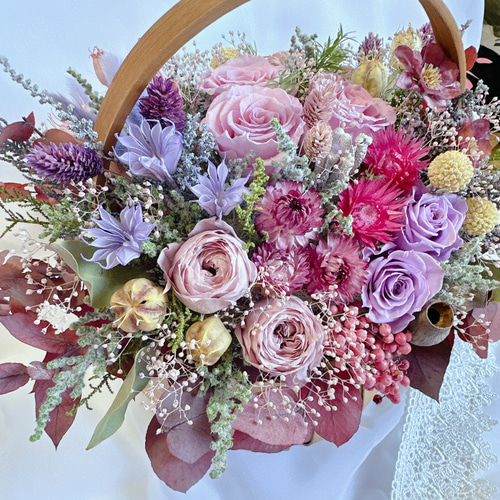 【ひろりん】クレイフラワー♥かごにお花とプードル♥ハンドメイド Amazon.co.jp: 籐フラワーガールバスケット、小さな編まれた