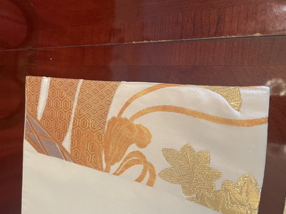 2238豪華な刺繍のポイントが映える正絹ランチョンマット　帯リメイク 4枚目の画像