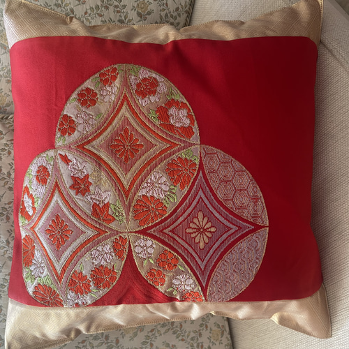 2245真っ赤な手毬の刺繍が可愛い正絹クッションカバー 帯