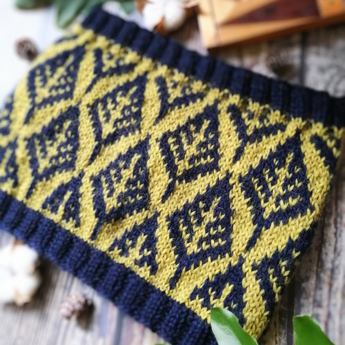 星と月の夜〜森模様の編み込みスヌード スヌード 手編み工房みあき