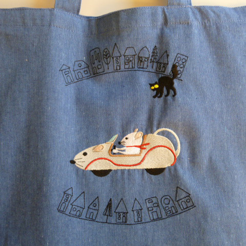 ねずみCARと街並みと黒猫のデザイン 刺繍トートバック トート