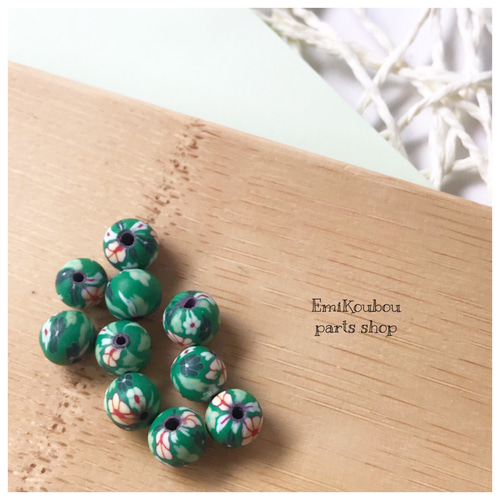 8㎜ ポリマークレイビーズ❤︎和柄（緑）❤︎10pcs −273 ビーズ えみ