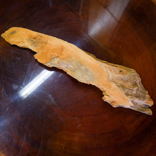 屋久杉の端材（約1.6㎏） 木っ端 切り落し 木材 素材 ディスプレイ