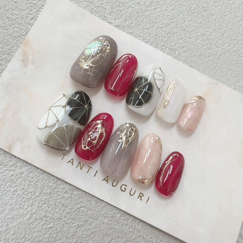 成人式 振り袖 ネイルチップ 赤 ピンク色 グレー 花柄 菊 黒