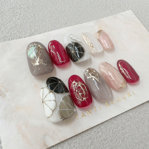 成人式 振り袖 ネイルチップ 赤 ピンク色 グレー 花柄 菊 黒