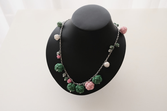 Kumihimo Dots Necklace - green pink 3枚目の画像