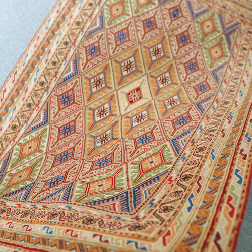 123cm×112cm 【アフガニスタン の マシュワニ手織り キリム