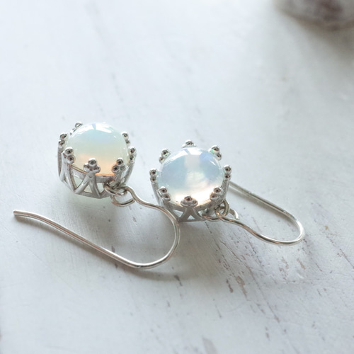 宝石質】プレシャスオパールAAAのクラウン(王冠)ピアス(sv925) ピアス