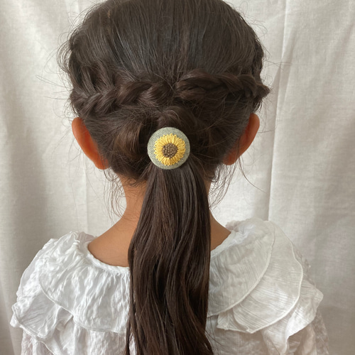 ちいさなくるみボタンの刺繍ヘアゴム ヘアゴム めぐみ 通販