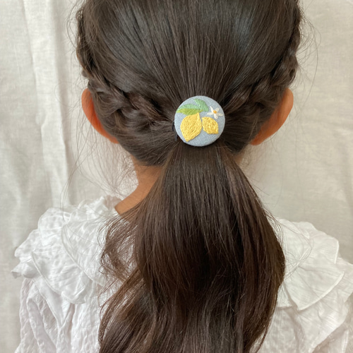 ちいさなくるみボタンの刺繍ヘアゴム ヘアゴム めぐみ 通販 16552345