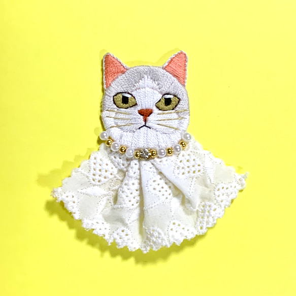 【dress up/猫/トロ】刺繍ブローチ 2枚目の画像