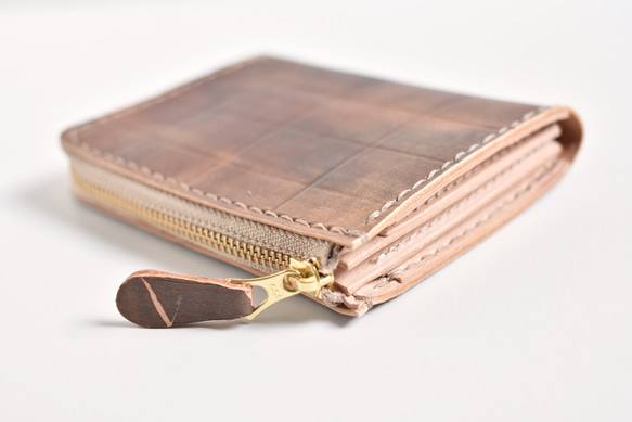 手工染色皮革錢包“巧克力No.34（L型拉鍊迷你錢包）” 第4張的照片