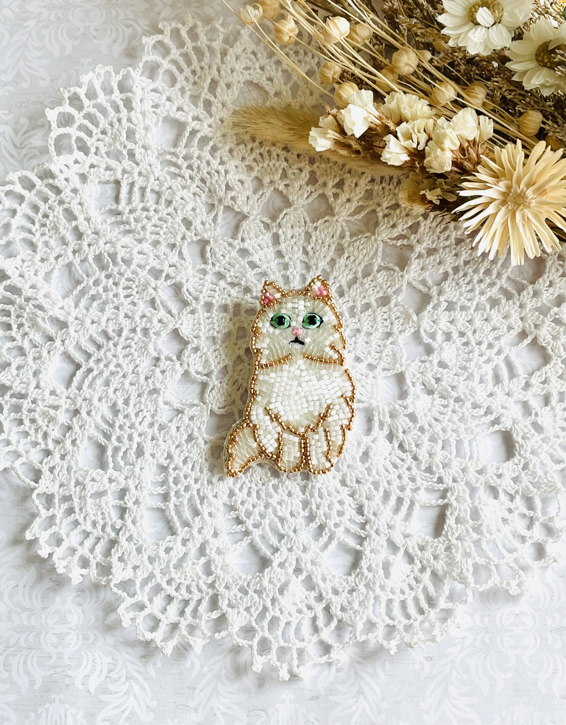 じゃれ猫　　手染めビーズ 　じゃらじゃらキーホルダー　チャーム 5946446acf1293a664a27cd4fadcc6