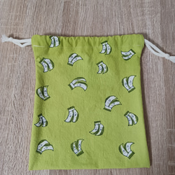 バナナ 黄緑 巾着 1枚目の画像