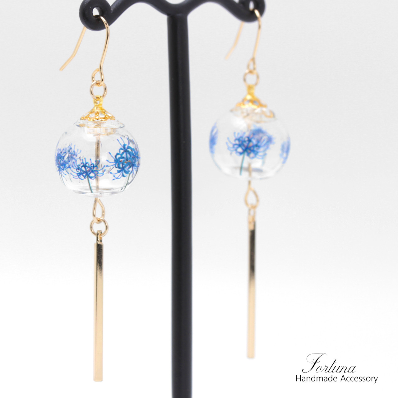 ゆなぽにょ様 風鈴ピアス クリア玉小花柄手描きアート樹脂短冊 足っ