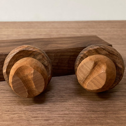 キノコの置物 木彫り 2体セット 台付き（素材：胡桃/チェリー/ウォルナット）（No.S2010） 8枚目の画像
